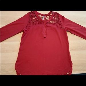 NWOT. Monoreno. Size medium burgundy  lace top.